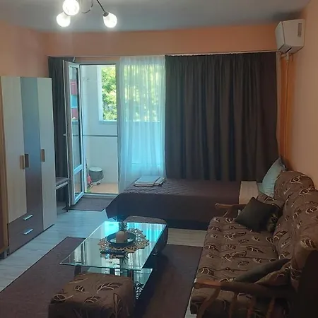 Apartment Апартамент Лазур